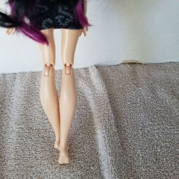 Ever After High RAVEN Doll Monster High City of Frights Dress Mattel Articulated - Picture 9 of 10